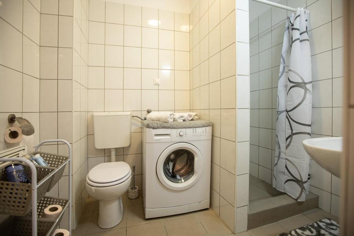 Maribor City Center Minidorm Apartment Luaran gambar